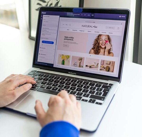 dynamic online hub platform